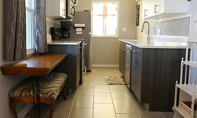 Miamisburg House | Unwind in Miamisburg with Hot Tub & Spa Amenities