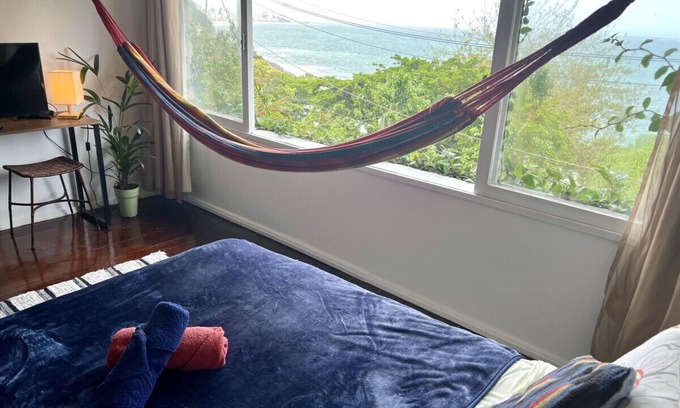Vidigal Apartment | Oceanfront Bliss: Sunrise Views from Your Hammock