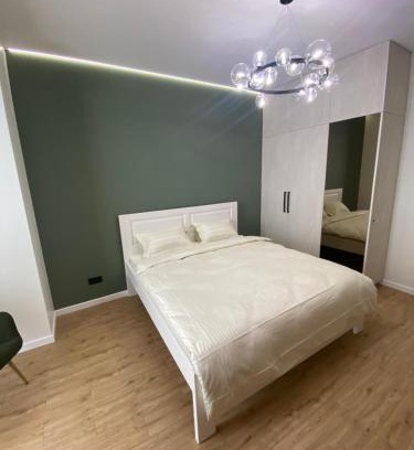 Rivne Apartment | Stylish Lakeview Apartments with Pool and Hot Tub