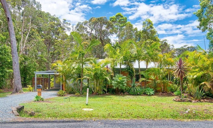 Arrawarra House | Discover Comfort at 'Lazy Rights' - Pet Friendly Retreat