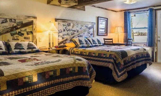 Rice Lake Cabin | Delightful Antique Room at Curriers Lakeview Hotel