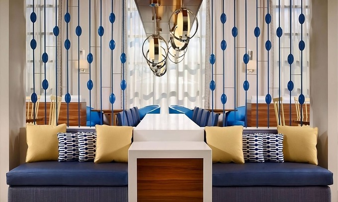 Auburn Hills Hotel | Unwind by the Pool with Complimentary Breakfast in Auburn Hills