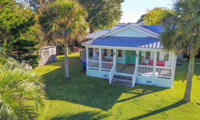 Cedar Point Cottage | Relax by the River at Cedar Point - Guest Rated 9.8!