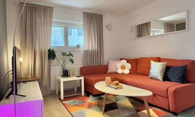 Etelainen District Apartment | Relax by the Sea | 4 Min to Beach & Free Parking
