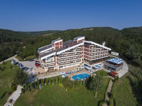 Voneshta Voda Hotel | Relax Coop Hotel: Oceanfront Escape with Spa & Pool Access