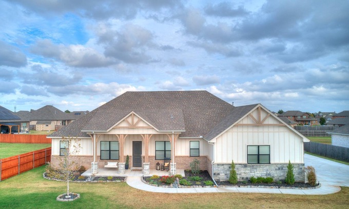 Yukon House | Experience Relaxation with Private Pool & Golf Green Retreat