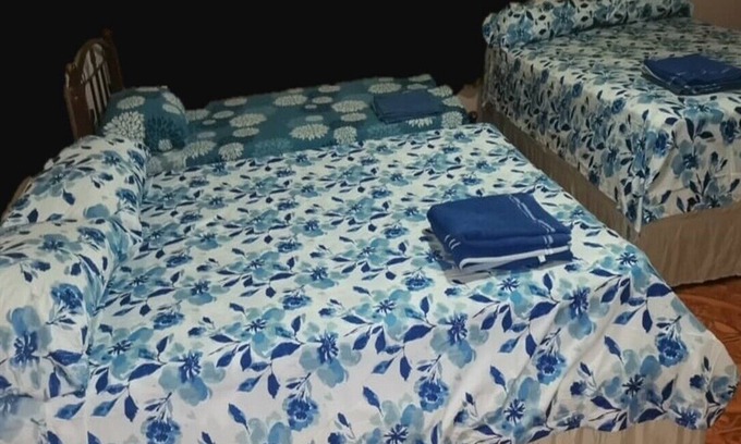 San Juan Bautista House | Budget-Friendly Relax Hostel with Spa & Family Amenities