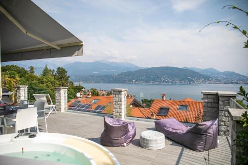 Carciano Apartment | Relax House Baveno: Pet-Friendly Oceanfront Oasis