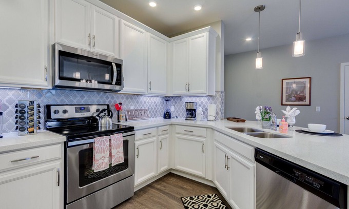Silk Stocking Neighborhood Condo | Stylish 2 Bedroom Condo at The Cays Ocotillo with Pool
