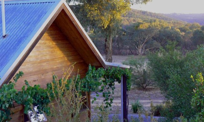 Wooragee House | Tranquil Retreat Near Beechworth with Family-Friendly Amenities