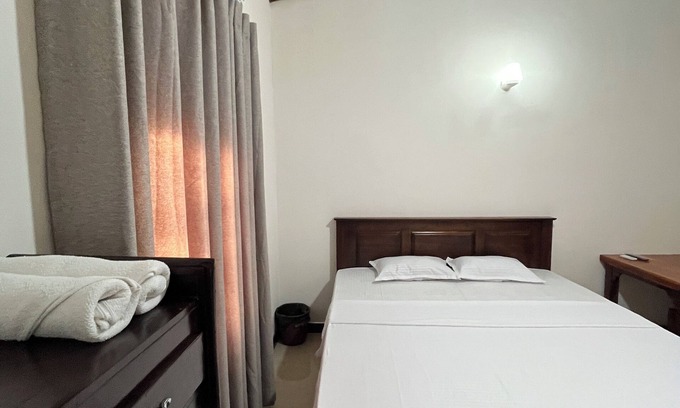Kathaluwa House | Relax in Comfort Near Top Attractions Family & Friendly, Free Parking, Free WIFI
