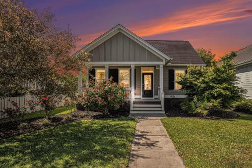North Charleston House | Relax in Comfort - Retreat near CHS Downtown & Airport