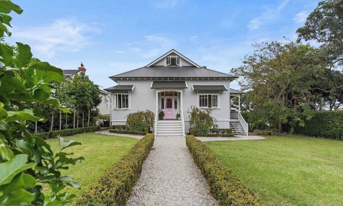 Stanley Point House | Coastal Retreat with Oceanfront Views and Family Amenities