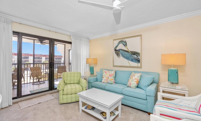 Sanibel Condo | Exquisite Condo with Ocean Views at Pointe Santo!