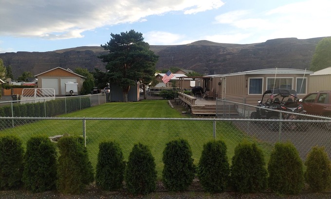 Sunland Estates House | Unwind in Sunland Near The Gorge & Cave B Winery!