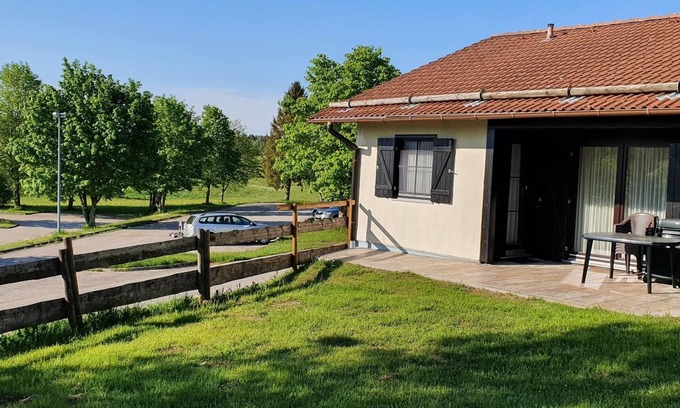Lechbruck House | Family-Friendly Corner House Near Playground and Pool