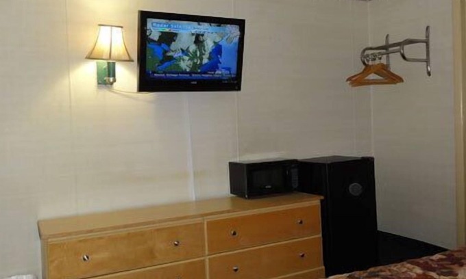 Big Flats Airport Hotel | Budget-Friendly Relax Inn Elmira with Breakfast Included