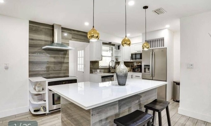 Sebring House | Pet-Friendly Relax Inn with Spa and Hot Tub Amenities