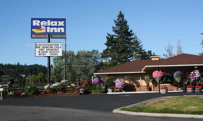 Chehalis Hotel | Cozy Relax Inn with Spa, Breakfast & Family-Friendly Vibe