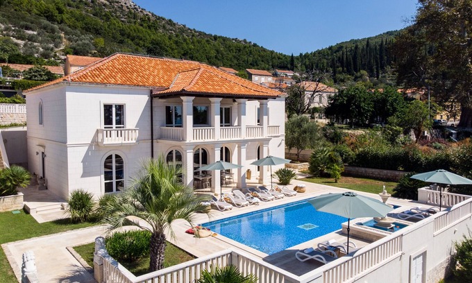 Dubrovnik Villa | Relax like a Renaissance nobleman in the six rooms of Villa Trsteno