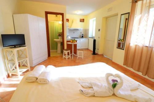 San Pietro Apartment | Relax Margherita: Family-Friendly Retreat with Great Reviews