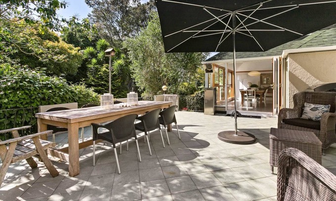 Epsom Villa | Timeless Villa Retreat with Private Pool & Ocean Views