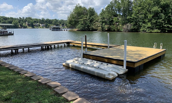 Inman House | Relax at Lake Bowen Retreat: Guest Rated 9.8 & Ocean Views
