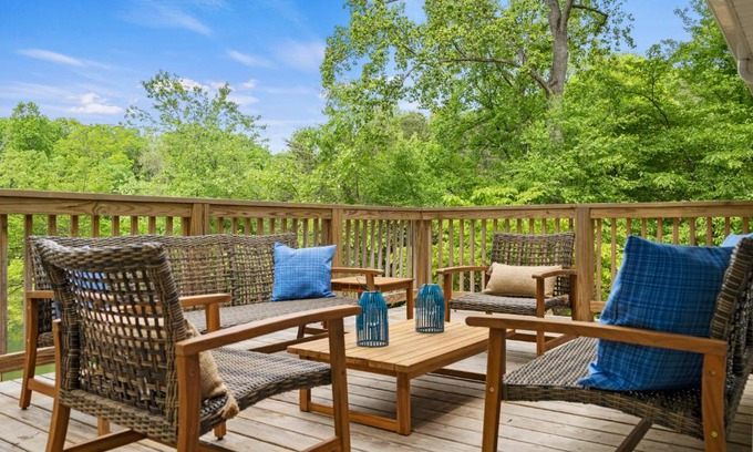 Barium Springs House | Relax on Riverbend