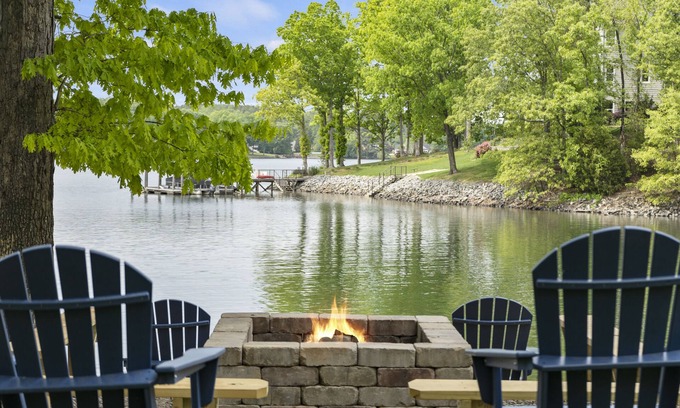 Barium Springs House | Discover Riverbend: Perfect Lake Norman Retreat for 15