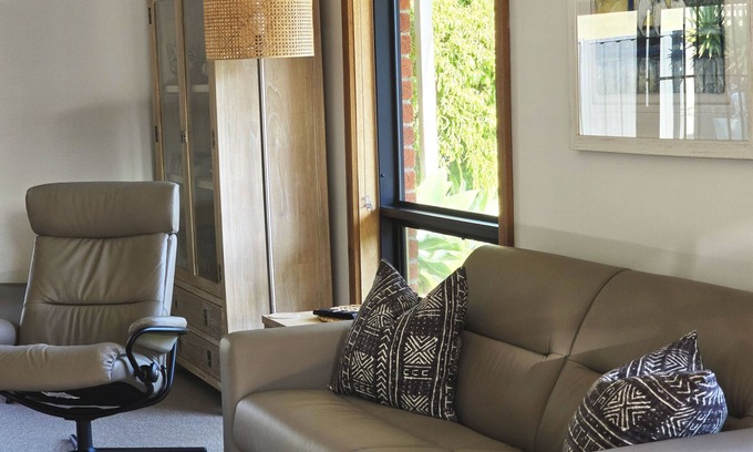 Waterhouse House | Unwind at Ryan @ Robe - Minutes from Shops & the Beach