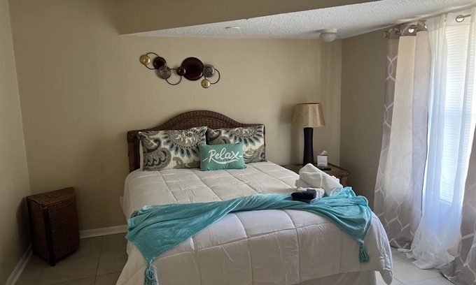Foley House | Coastal Retreat with Pool & Breakfast - Rated 9.8/10