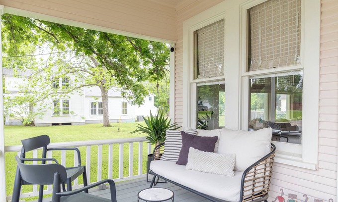 La Grange House | Prime Location Steps from Downtown Square: Family-Friendly Stay