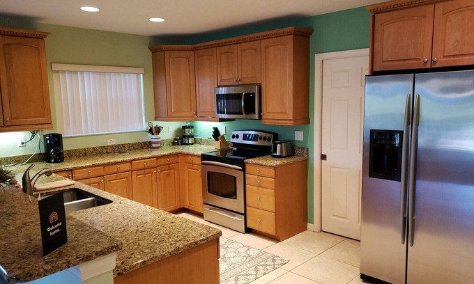 Independence Square Condo | Guest Rated 10/10: Ocean View Condo with Private Pool