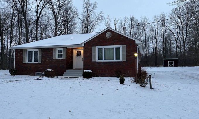 Hadley House | Experience Adventure: Play, Hike, Bike & Enjoy Lake Views!