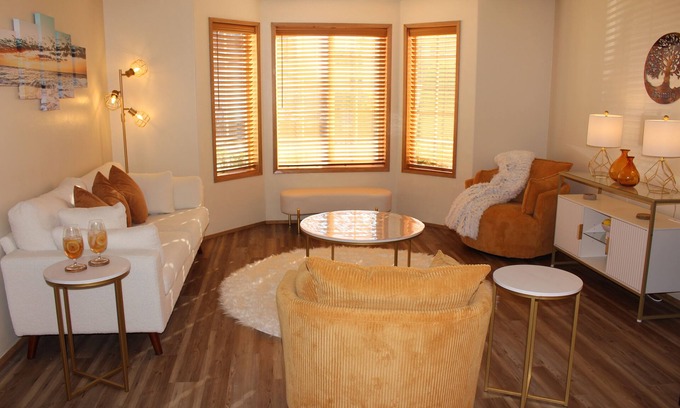 Vancouver House | Relax, Play & Unwind in 3-bedroom house Full of Entertainment Amenities!