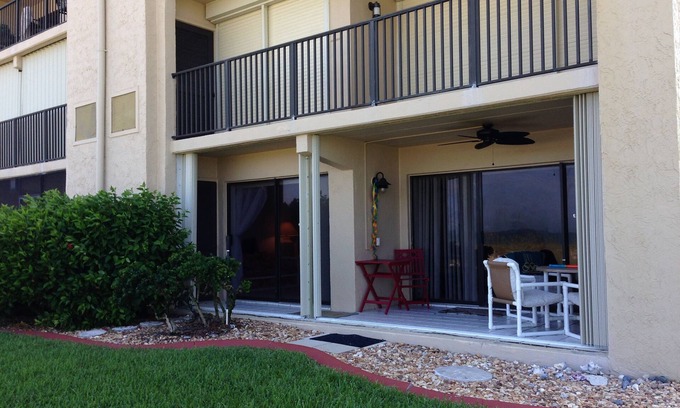 Cocoa Beach Condo | Tranquil Condo Rental with Ocean View & Spa Amenities