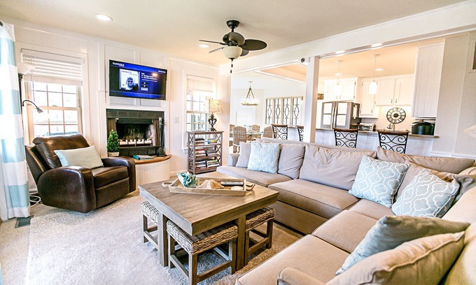 Duck Condo | Invigorate Your Stay with Ocean Views and Family Amenities