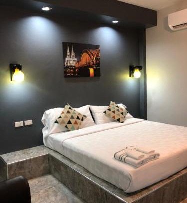 Banphot Phisai House | Budget-Friendly Relax Resort: Pet & Child Friendly Bliss