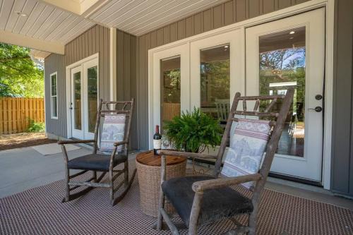 High Point House | Unwind at New Country Cottage – Family & Pet Friendly Retreat