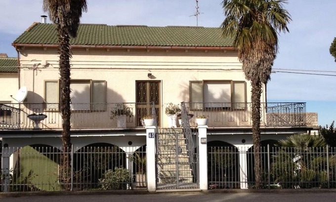 Scerni House | Tranquil Escape: Enjoy Nature, Pets & Family Comfort