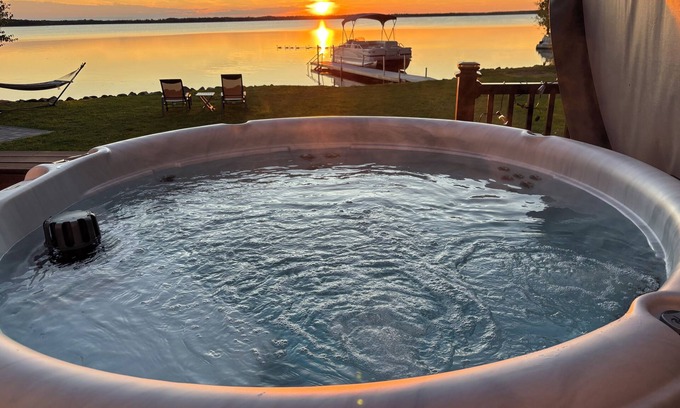 Saginaw House | Inviting Waterfront Retreat with Kitchen Near Duluth
