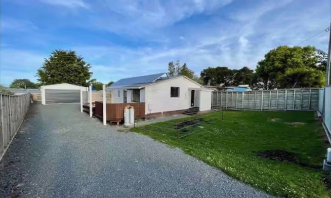 Mangakino Cottage | Relax and Unwind Just Steps From Our Lakeside Retreat