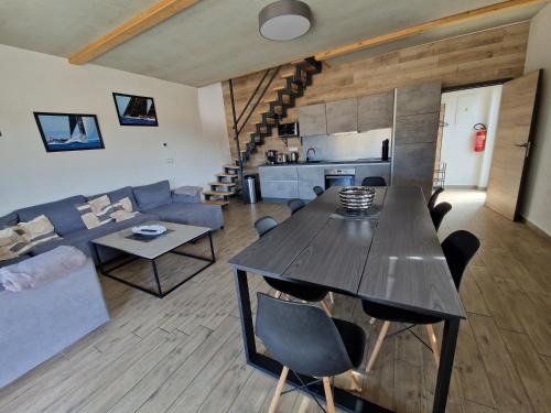 Cerna V Posumavi House | Oceanfront Relax Vila Lipno 1 at Windy Point Beach