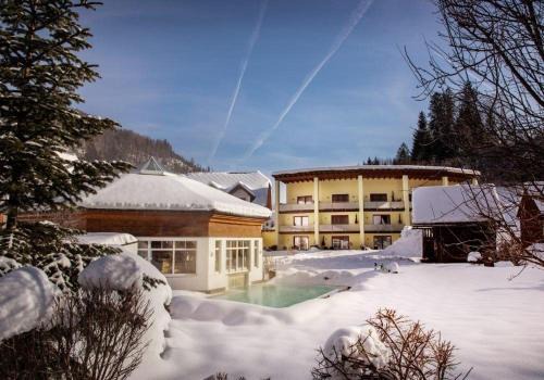 Hinterstoder Hotel | Relax at Poppengut: Pet-Friendly Hotel with Pool Access