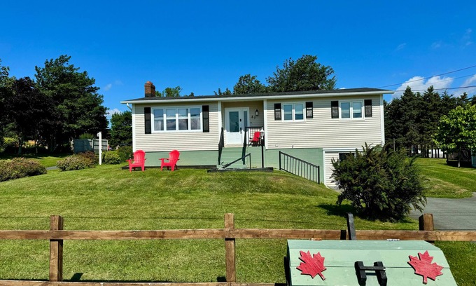 Harbour Grace House | Family-Friendly Cottage: Peaceful Getaway with Kitchen