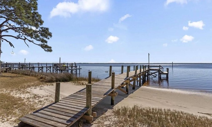 Panacea House | Family-Friendly Retreat with Ocean View & Kitchen Access