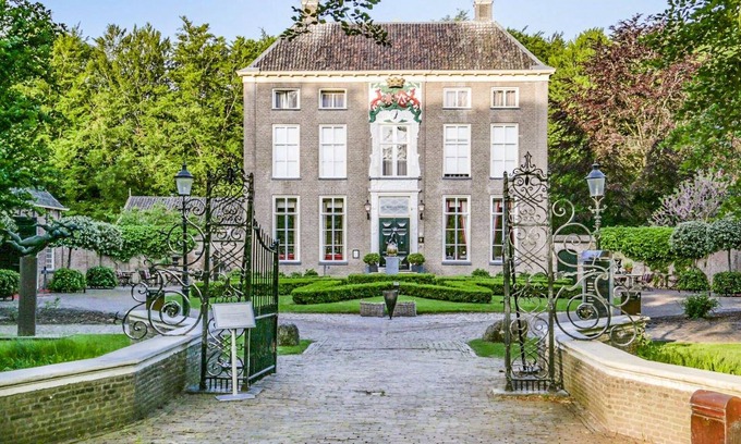 IJhorst House | Family-Friendly Getaway with Spa & Breakfast Included!