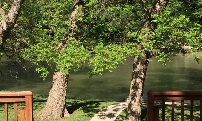 Gruene House | Relax by the Guadalupe River: Above the Rapids Retreat