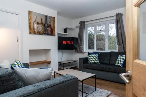 Cribbs Causeway House | Guest Rated: 9.2 - Relaxation by Olauda SA with Free Parking