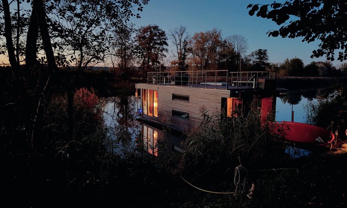 Bad Freienwalde Boat Rental | Tranquil Houseboat Retreat with Ocean Views in Nature